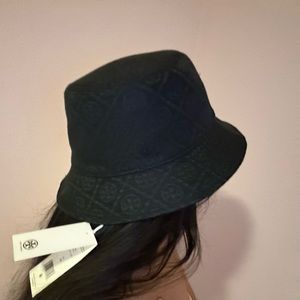 Tory Burch T monogram Bucket hat